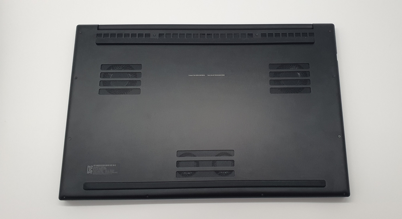 [최저가]레이저블레이드 17인치 게이밍노트북(i7-9th/2080/램32GB/SSD1TB)--6