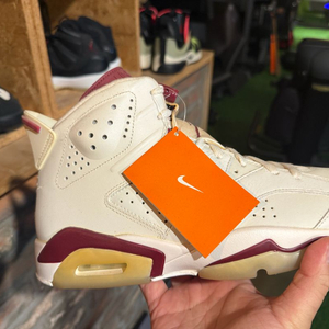 농구화 레트로 마룬