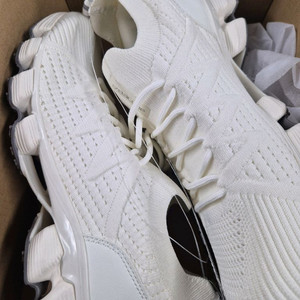 밸롭 운동화 245