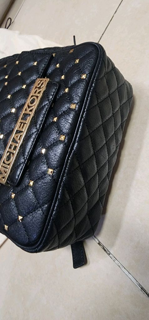 무료배송 마이클코어스 여성 퀼팅백팩 양호--5