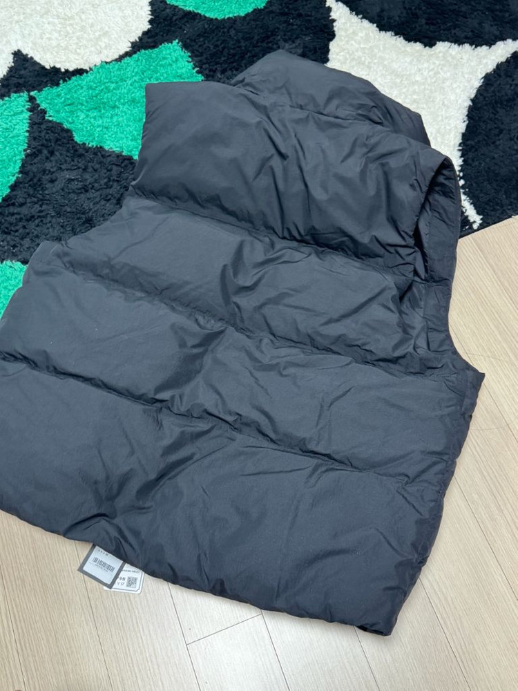 무신사 시티레저 베스트 블랙 M사이즈 팝니다 이미지