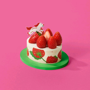 [투썸플레이스] 생딸기 듬뿍 우유 생크림 (쁘띠)