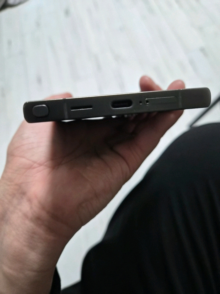 갤럭시 S24 울트라 256GB 티타늄 블랙 팝니다!--6