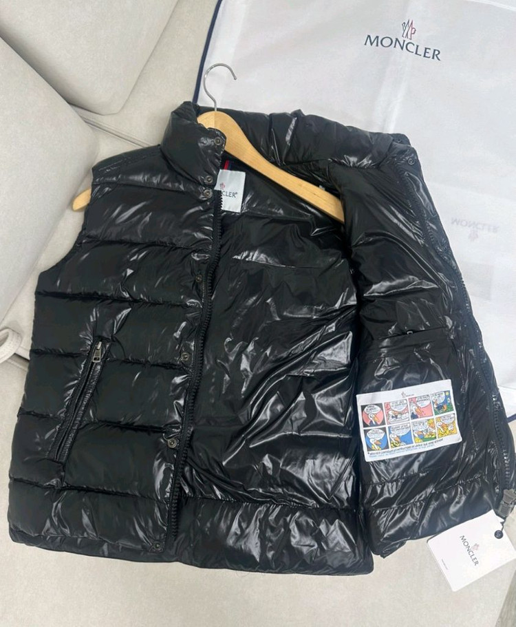 몽클레어 여성 유광 패딩 경량 조끼 66 이미지