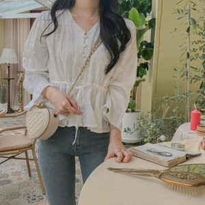 브이넥 콩단추 린넨 프릴 레이스 리본 블라우스 / 핫핑 리리앤코 육육걸즈 아뜨랑스 쇼퍼랜드 피터앤웬디 프리티영띵