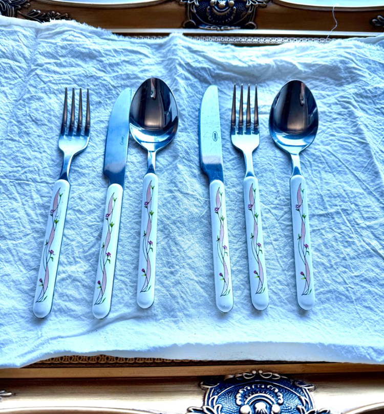 존슨 브라더스 Eternal Beau이터널뷰커트러리 2세트 판매--1