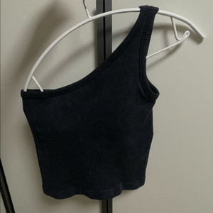 잇존어패럴 브라탑