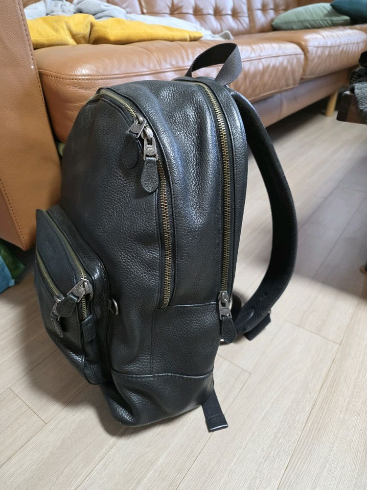 코치 블랙 가죽백팩--3