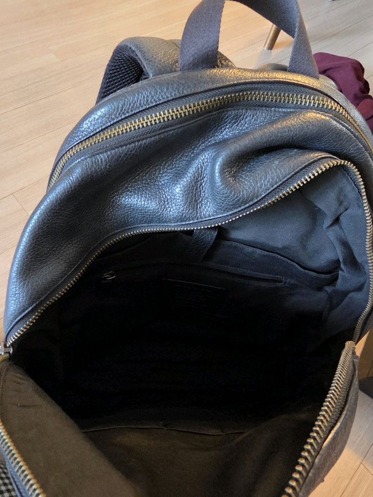 코치 블랙 가죽백팩--6