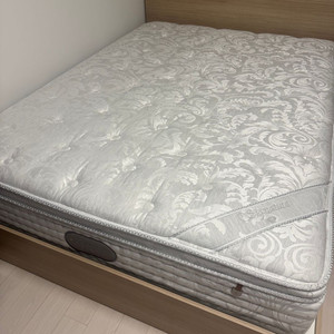 리바트 엔슬립 시그니처 매트리스 Q사이즈 팝니다 / 실사용 3개월 남짓 최상급 이미지