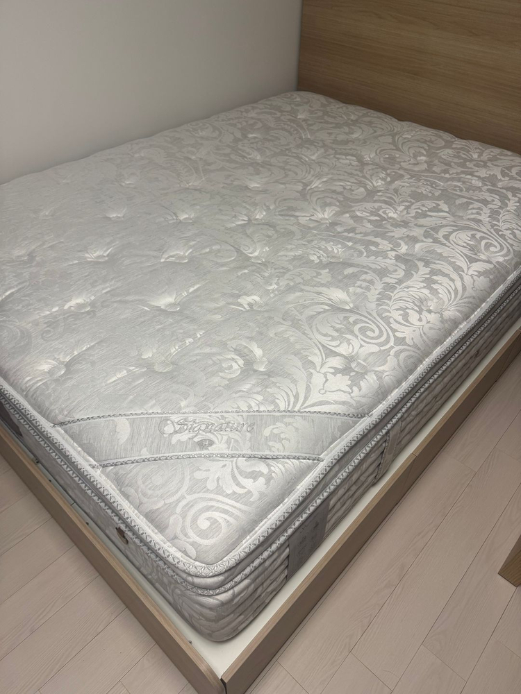 리바트 엔슬립 시그니처 매트리스 Q사이즈 팝니다 / 실사용 3개월 남짓 최상급 이미지