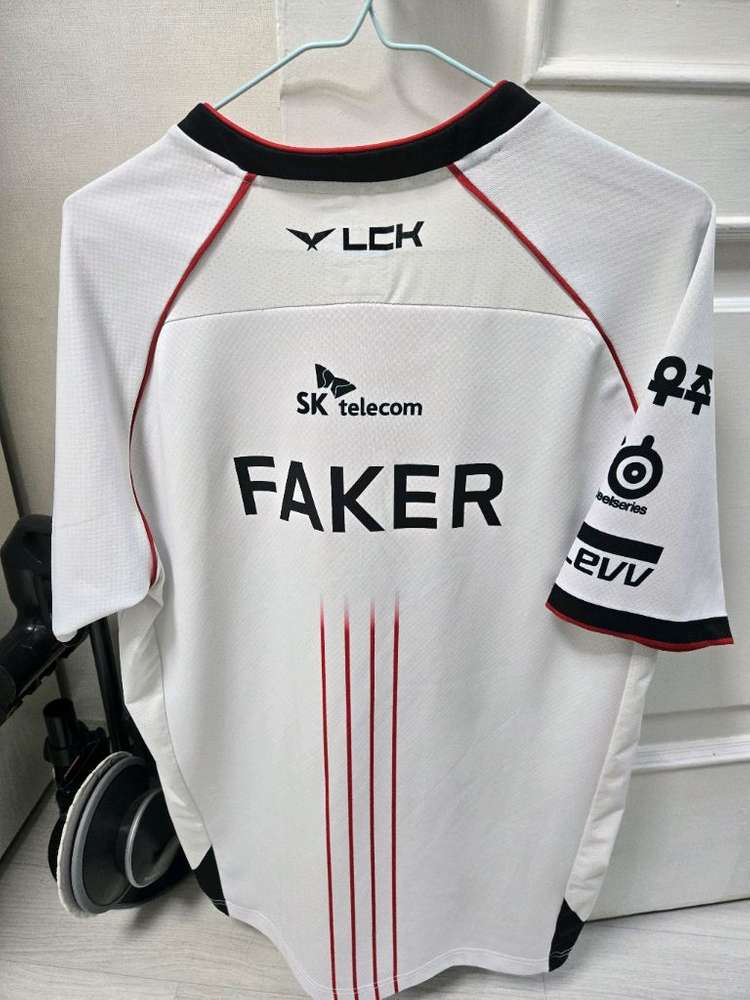 t1 2024 월즈 유니폼 4성 XL 사이즈 이미지