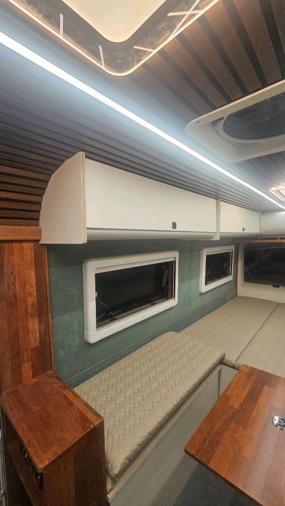 스타렉스보다 저렴한 카운티캠핑카 이미지