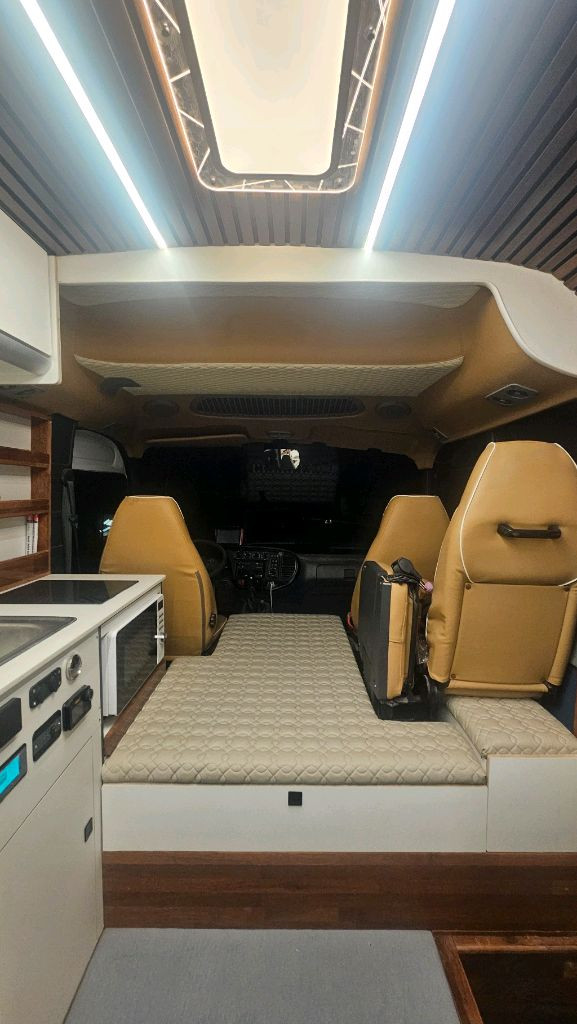 스타렉스보다 저렴한 카운티캠핑카 이미지