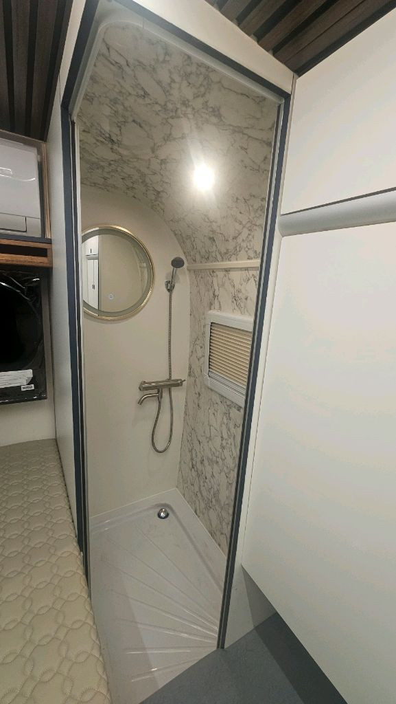 스타렉스보다 저렴한 카운티캠핑카 이미지