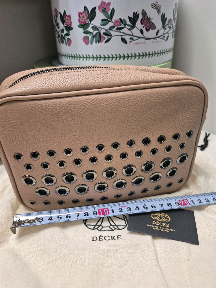 한섬 덱케 스터드 장식 크로스백 이미지