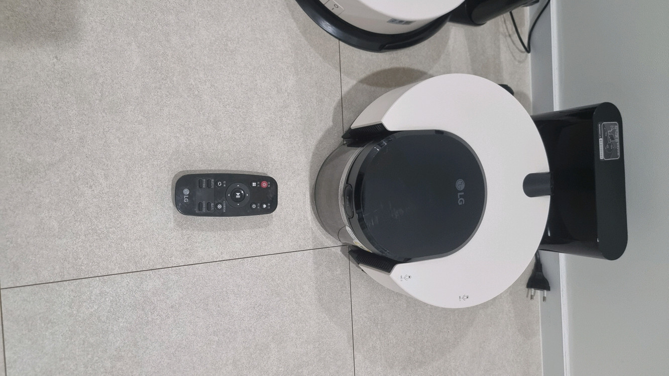 LG오브제 로봇청소기 R9 M9 2개 일괄 판매--2