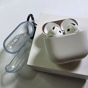 애플 에어팟 4세대 노이즈캔슬링 버젼 팝니다.