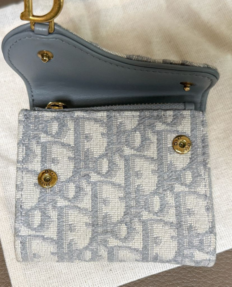 디올 오블리크 로투스 새들 반지갑 그레이 이미지