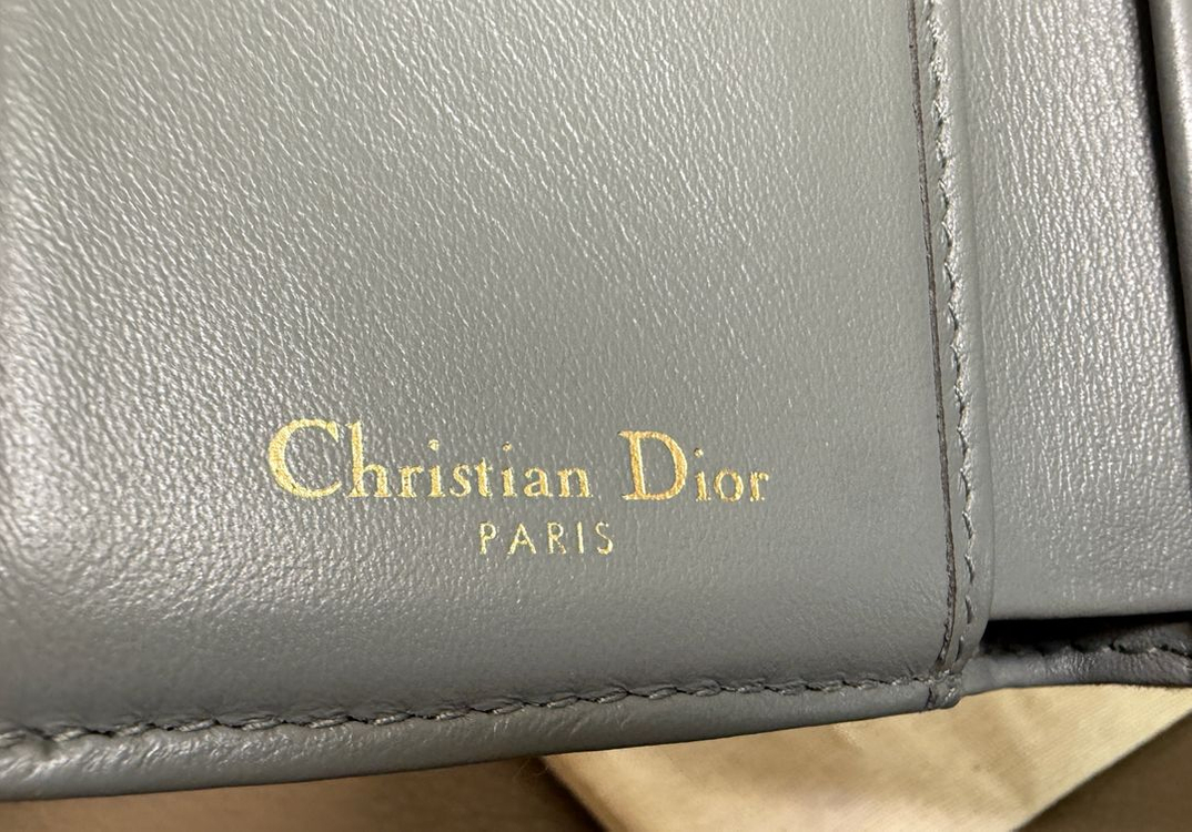 디올 오블리크 로투스 새들 반지갑 그레이 이미지