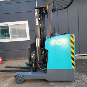 신차급 스미토모 1.5톤 4.5M3단 입식지게차 판매