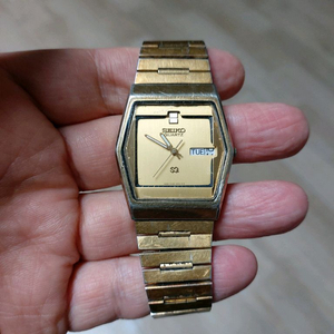 세이코 쿼츠 금장 빈티지 시계