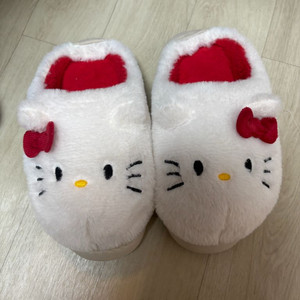 헬로키티 털 실내화 슬리퍼 240mm 40-41