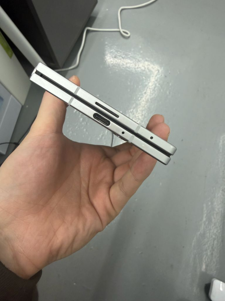 갤럭시폴드7 512GB 실버 이미지