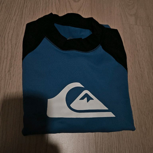 퀵실버 래쉬가드 S 이미지