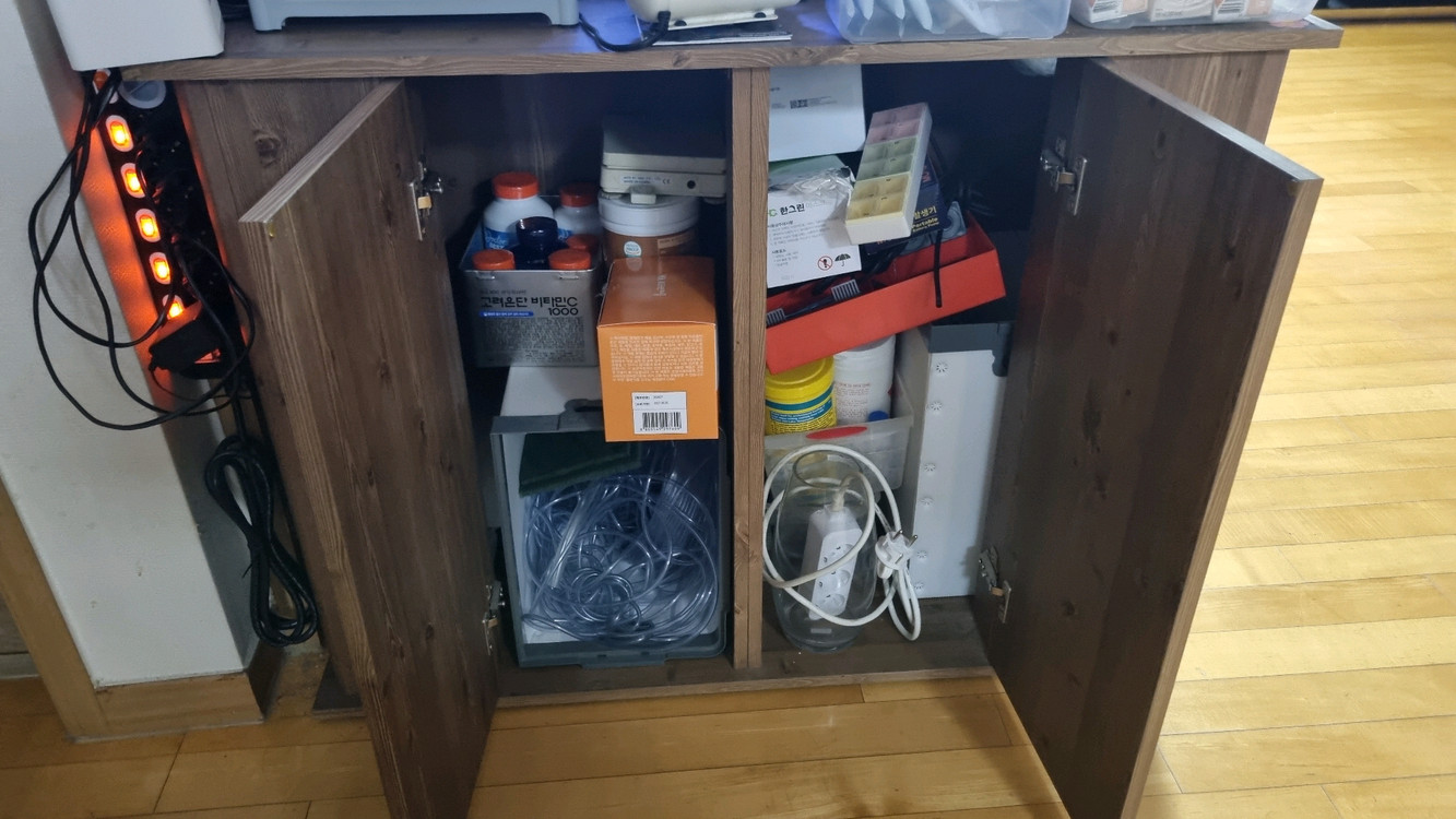 3자 어항 풀세트 - 프론토사 2 + 블랙안시 1 - 물생활 완전 정리 있는 것 다 드립니다.--9