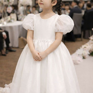 디자인 화이트 쉬폰 퍼프 아동 드레스 여아 원피스 110120130정도