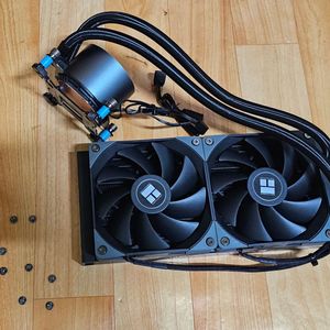 써멀라이트 FROZEN MAGIC 240 수냉쿨러 판매합니다