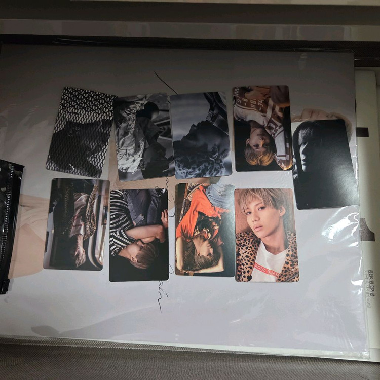 샤이니 태민 솔로 희귀 굿즈 포함 20종 앨범 MD 굿즈 포카 엽서 화보 키노 DVD 등 이미지