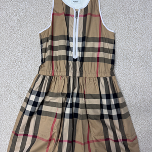 버버리키즈 원피스 12y (새상품)아프리콧베베드피노보보쇼즈미니로디니봉쁘앙타오몽클캉골이미스리미떼두두펜디디올구찌프라다