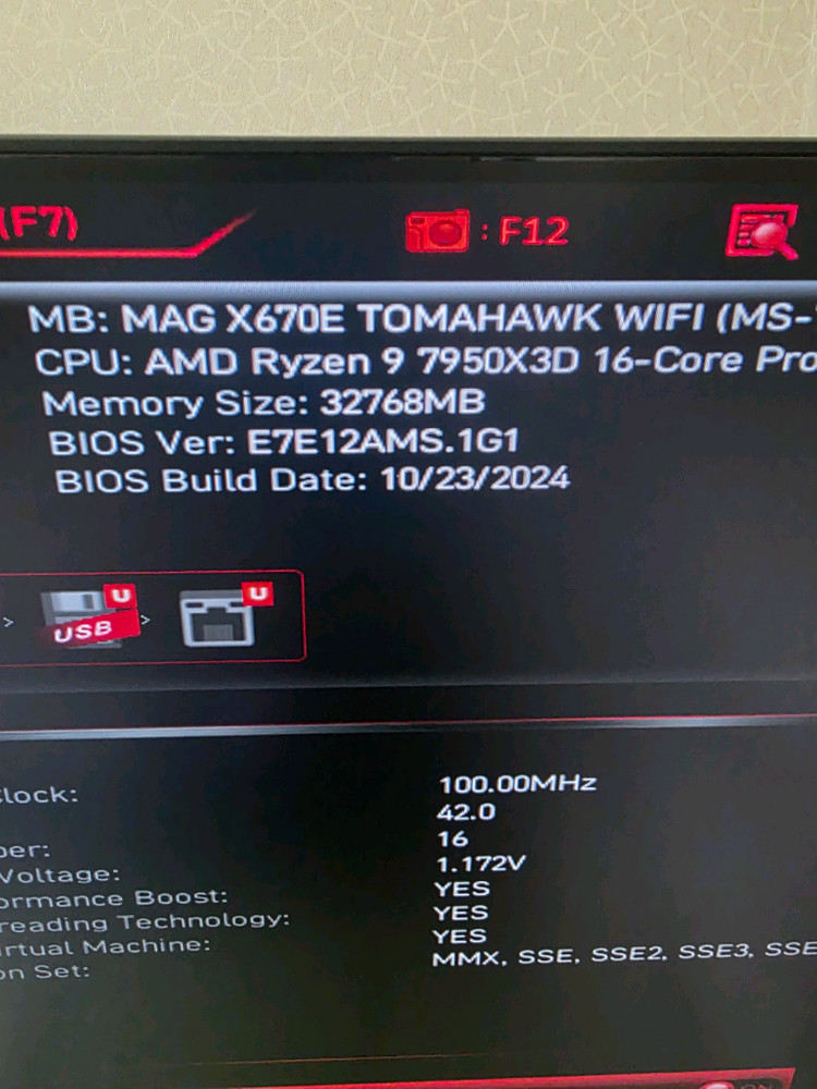 AMD 라이젠9 7950X3D 화이트. 반본체 팝니다--1