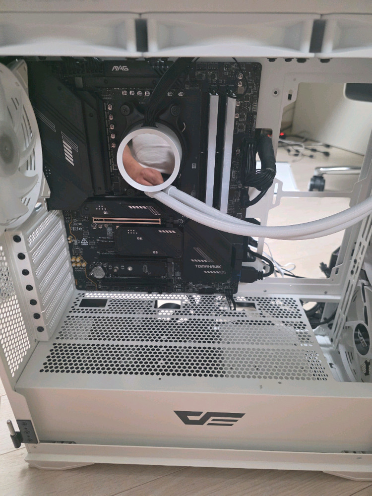 AMD 라이젠9 7950X3D 화이트. 반본체 팝니다--5