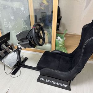 Thrustmaster 레이싱휠 T500RS+ Playseat 시트 이미지