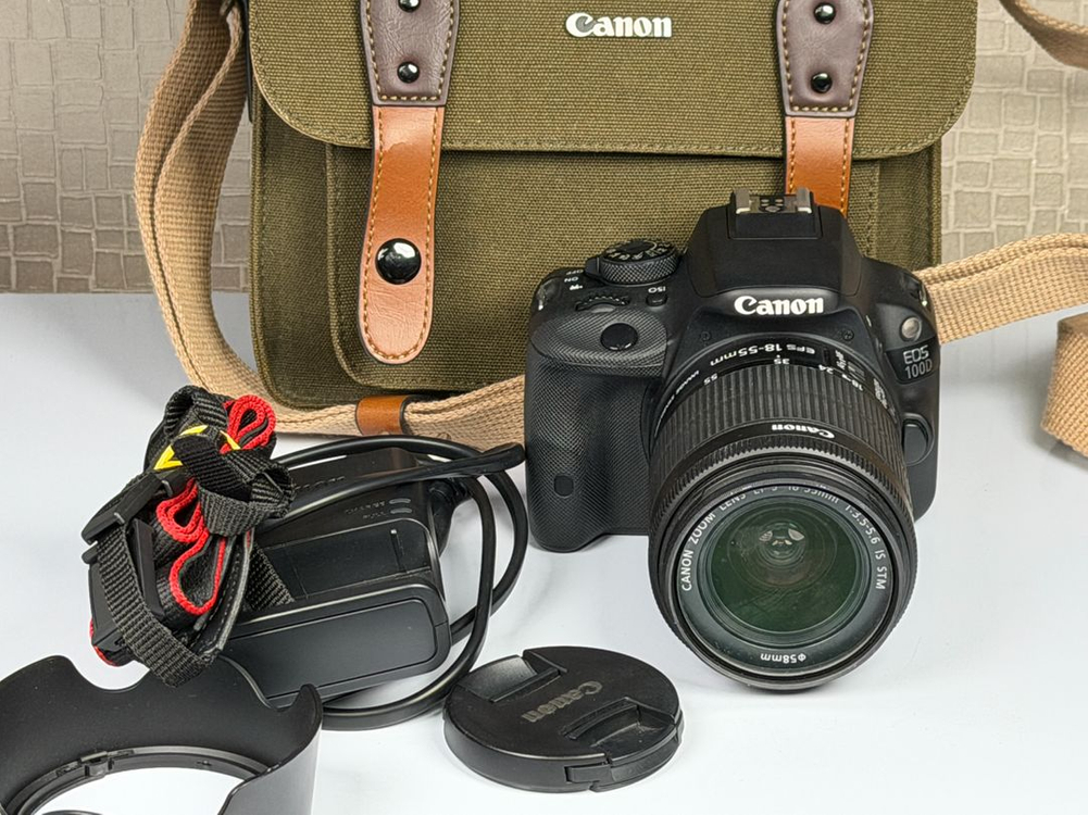 캐논 100D 블랙 DSLR 카메라 이미지