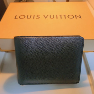 루이비통 정품 LOUIS VUITTON 남성 반지갑 상태 S급 팔아요. 이미지