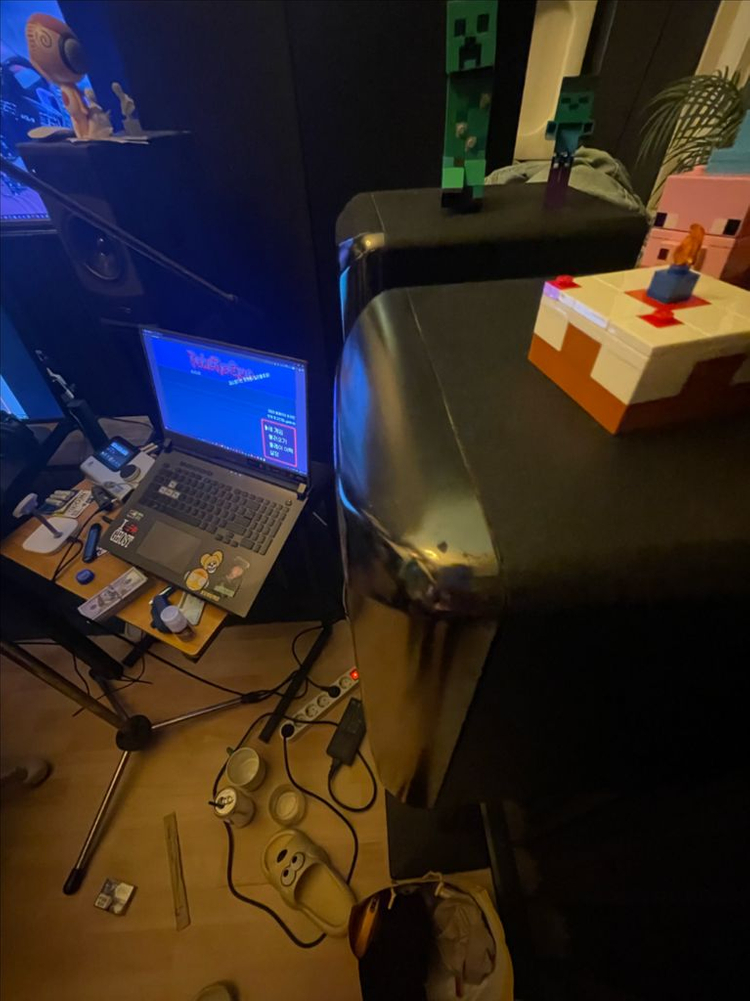 한정판 KRK Rokit5 스피커 1조 + 스피커 스탠드 이미지