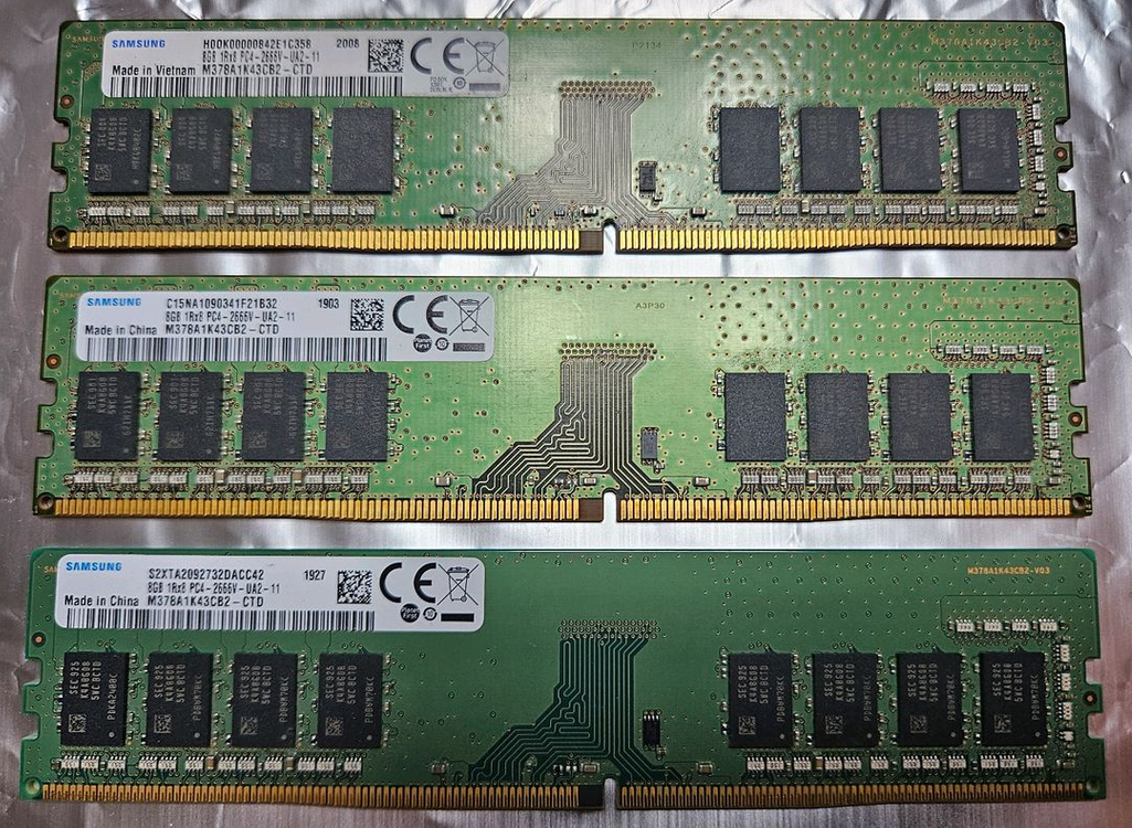삼성 DDR4 2666 8GB 램 팝니다. 2장 주차맞음. 3장 다름.--1