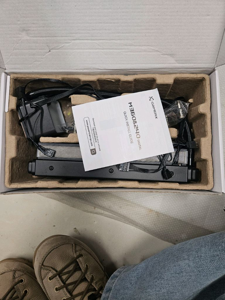 X-GAMERX M240 BK DIGITAL 수냉 쿨러 새제품 이미지