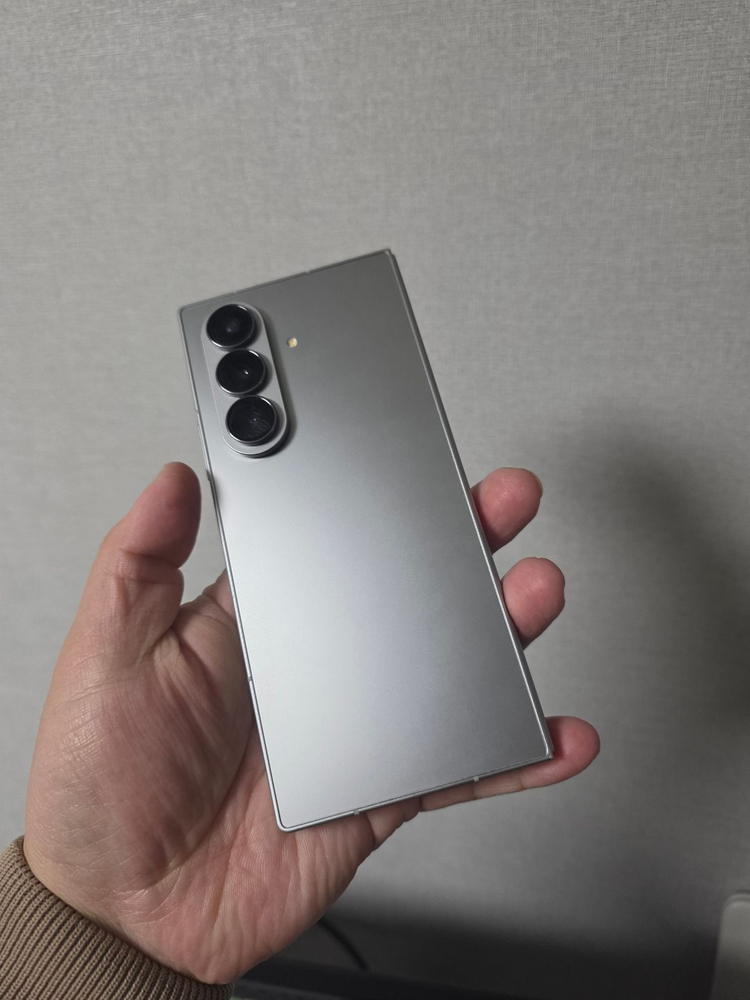 갤럭시 Z폴드7 실버쉐도우 512기가 SS급 팔아요~ 이미지