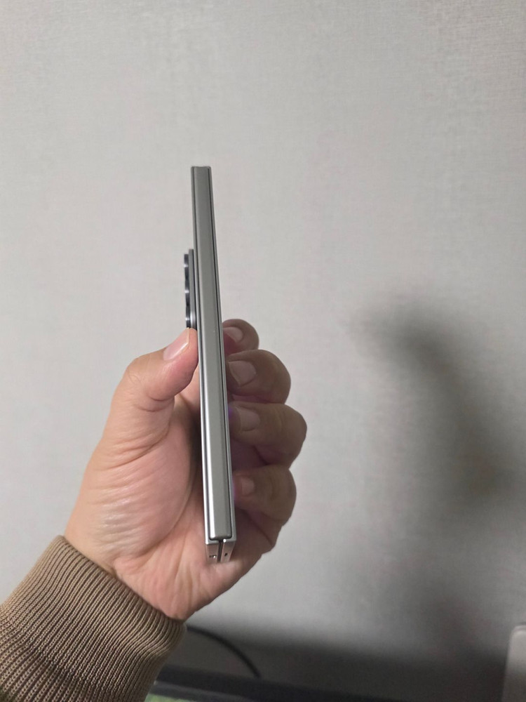 갤럭시 Z폴드7 실버쉐도우 512기가 SS급 팔아요~ 이미지