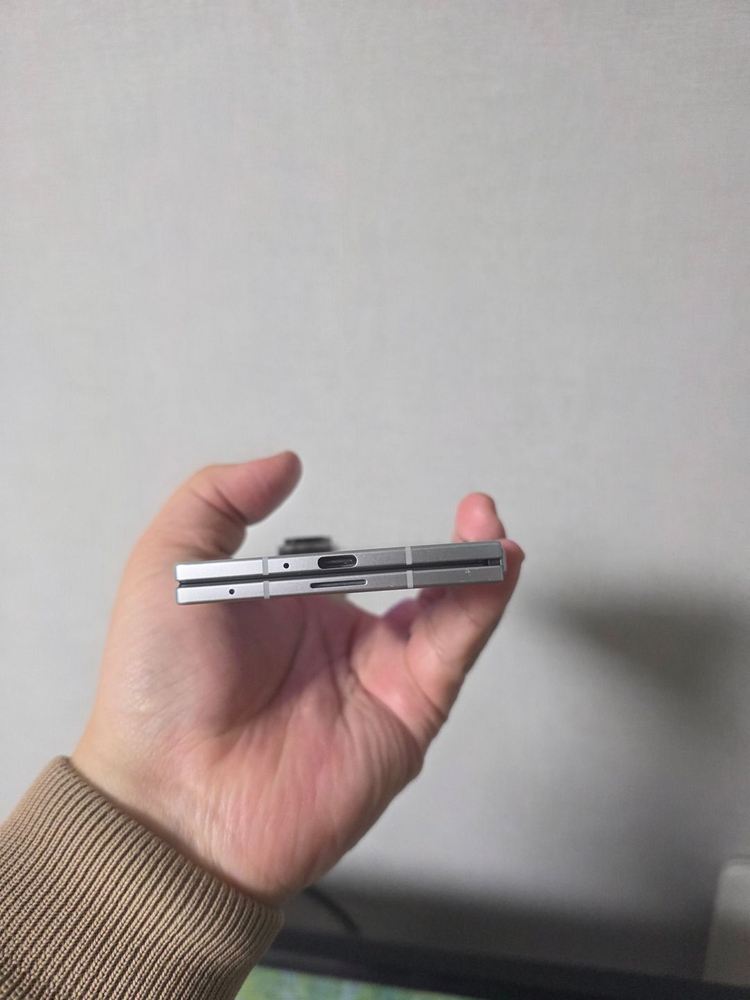 갤럭시 Z폴드7 실버쉐도우 512기가 SS급 팔아요~ 이미지