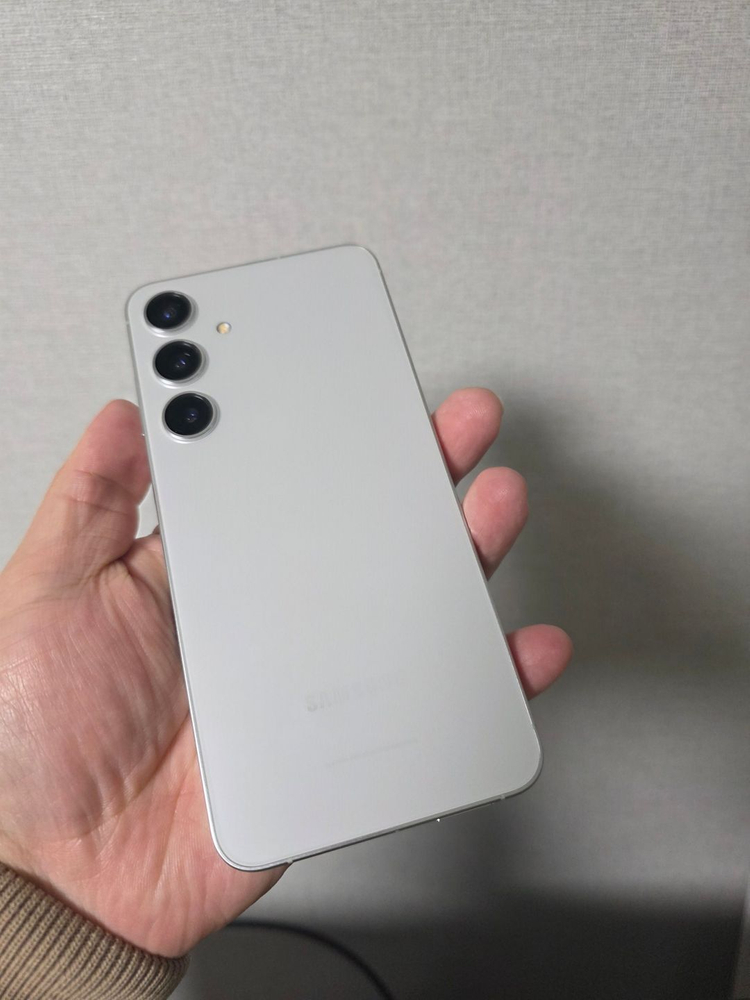 갤럭시 S24플러스 마블 그레이 256기가 SS급 팔아요~ 이미지