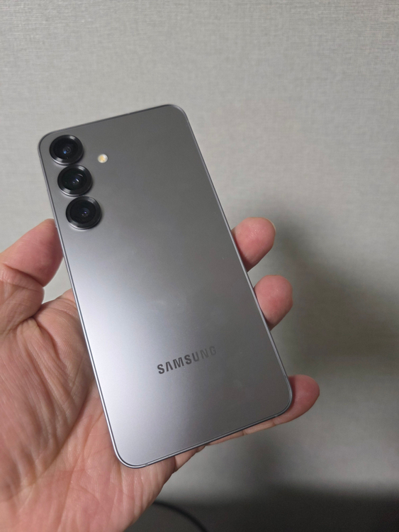 갤럭시 S25 실버 256기가 SS급 자급제 팔아요~--2