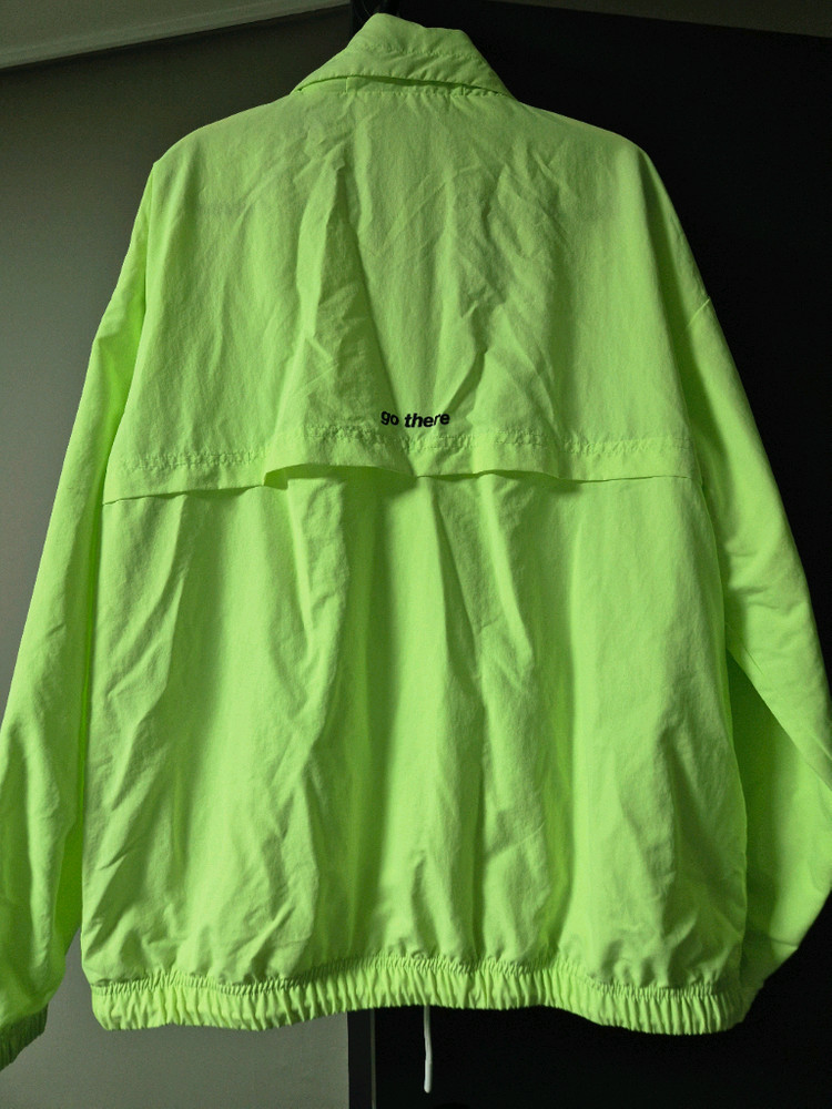 (새상품)CNN 바람막이 트랙 자켓--2