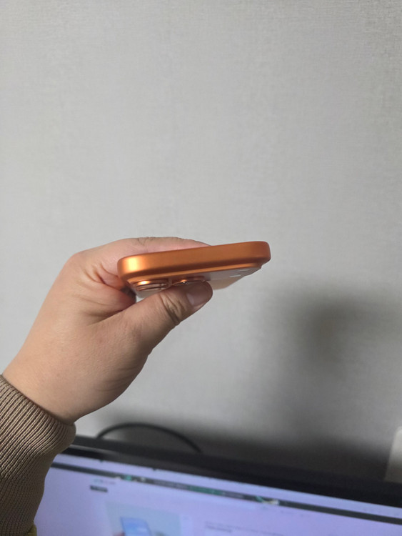 아이폰17프로 오렌지 256기가 SS급 팝니다(배터리100%)--3