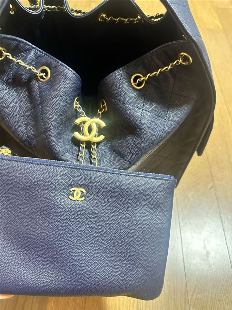 샤넬 25백 미듐 네이비--5